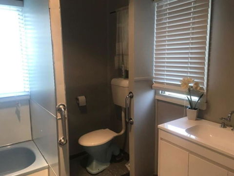 Cosy Country Cottage With AirCon - Perths Hotel 5