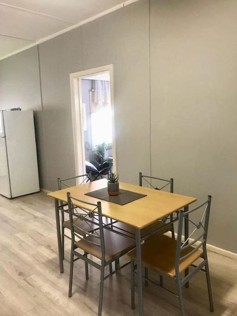 Cosy Country Cottage With AirCon - Perths Hotel 3
