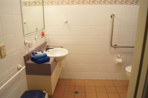 Accommodation On Denham - Perths Hotel 4
