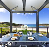 Sails on the Beachfront Exclusive Seaside Home - Perths Hotel