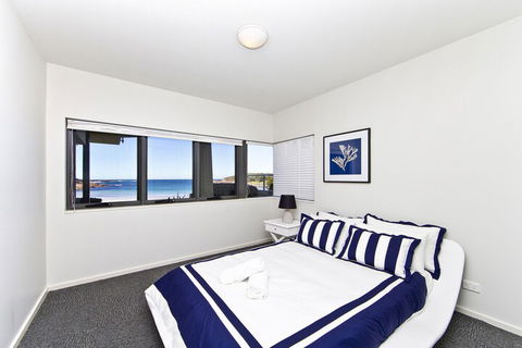 Sails On The Beachfront Exclusive Seaside Home - Perths Hotel 2