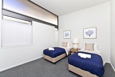 Sails On The Beachfront Exclusive Seaside Home - Perths Hotel 5