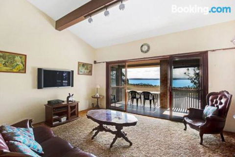 Spectacular Views & Sleeps 12! - Perths Hotel 1
