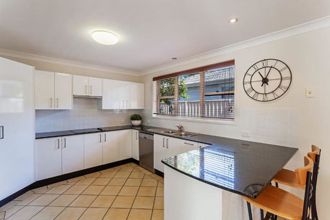Spacious Modern & Walk To The Beach! - Perths Hotel 5