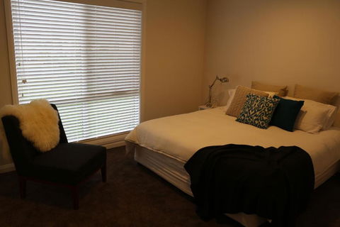 Sisters Beach Paradise - Perths Hotel 1