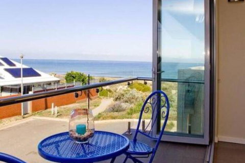 Tennyson View - Perths Hotel 0