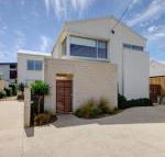 Villa Moyne located in a quiet cul de sac  designed for beach families - Perths Hotel