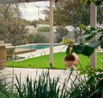29 Jane - Perths Hotel