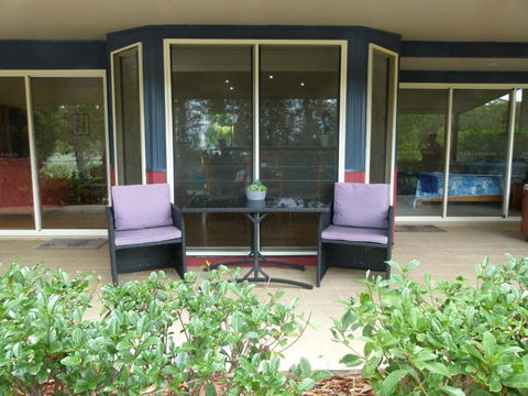 Lake Russell Lakeside Retreat - Perths Hotel 3