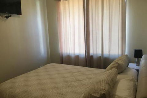 Wakeford St - Perths Hotel 0