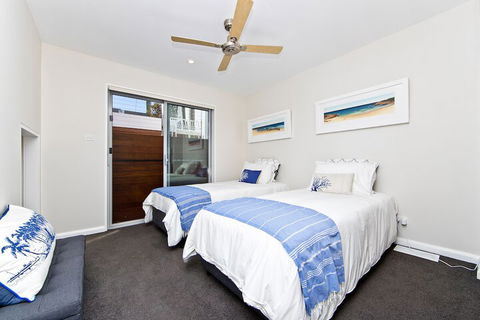 Hamptons Coastline Retreat Waterfront With A Heated Pool - Perths Hotel 3