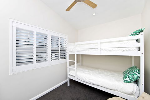 Hamptons Coastline Retreat Waterfront With A Heated Pool - Perths Hotel 6