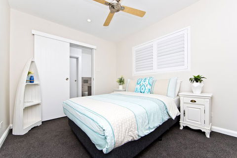Hamptons Coastline Retreat Waterfront With A Heated Pool - Perths Hotel 7
