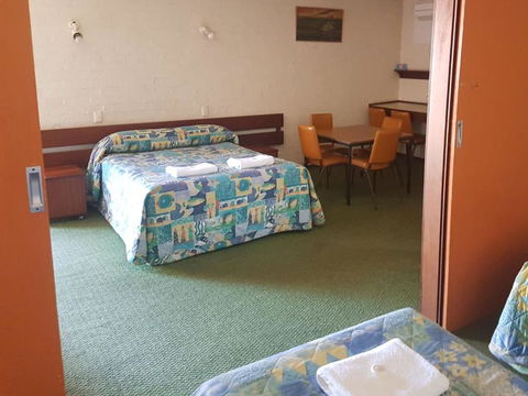 The Club Hotel - Perths Hotel 3