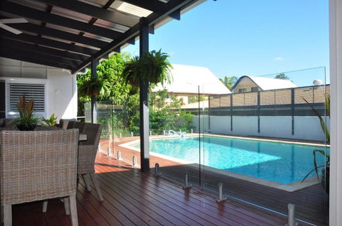 10 Double Island Drive Modern Family Home Centrally Located Swimming Pool & Outdoor Area - Perths Hotel 1