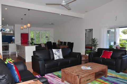 10 Double Island Drive Modern Family Home Centrally Located Swimming Pool & Outdoor Area - Perths Hotel 4