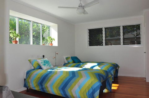 10 Double Island Drive Modern Family Home Centrally Located Swimming Pool & Outdoor Area - Perths Hotel 2