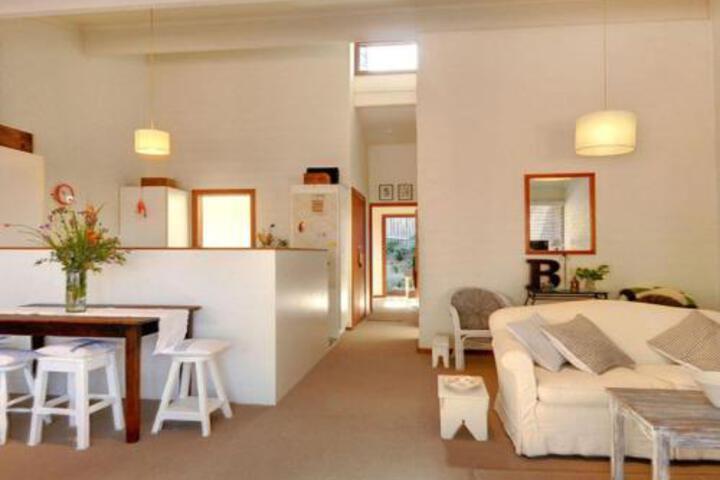  Perths Hotel