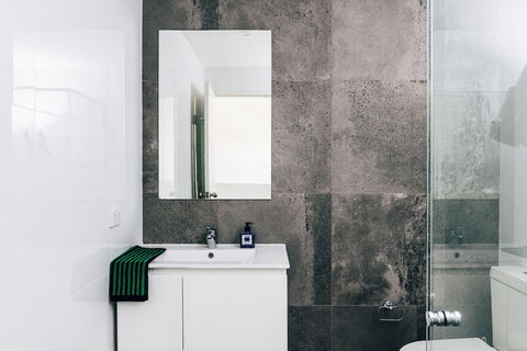 UKO Stanmore - Perths Hotel 1