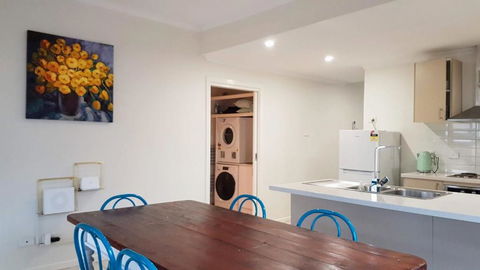 Homely Getaways Eighth Street Mildura - Perths Hotel 1