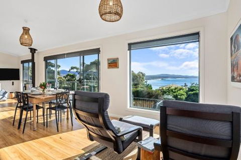 GRANITE BEACH HOUSE At Bay Of Fires - Perths Hotel 5