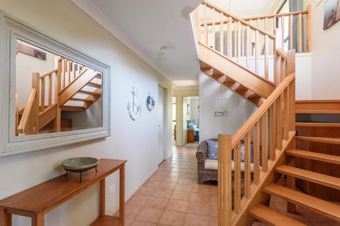 2 / 80 Cooloola Drive Comfortable & Cosy Unit Enjoying Ocean Views & Views To Fraser Island - Perths Hotel 1