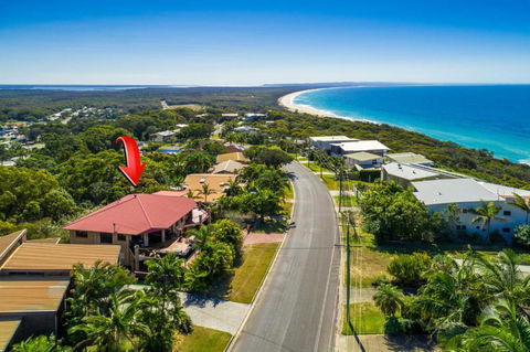 2 / 80 Cooloola Drive Comfortable & Cosy Unit Enjoying Ocean Views & Views To Fraser Island - Perths Hotel 6