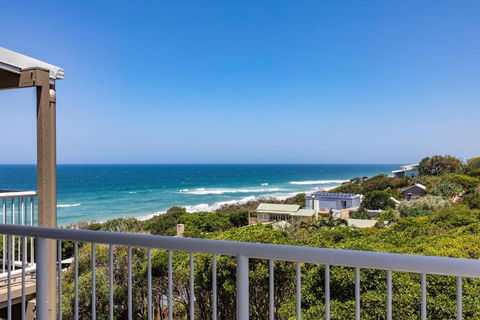 Wake Up To Ocean Views In Stylish Comfort - Perths Hotel 4