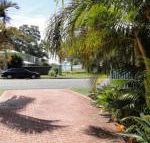 2 Copacabana 61 Sandy Point Road cute unit with water views from the balcony - Perths Hotel