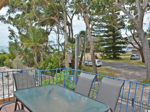 5 Ocean Breeze Shoal Bay Avenue Fabulous Location Opposite Shoal Bay Beach! - Perths Hotel 3