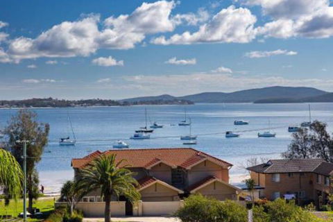 Aislinn 3 / 273 Corrie Parade Air Con Water Views BBQ - Perths Hotel 0