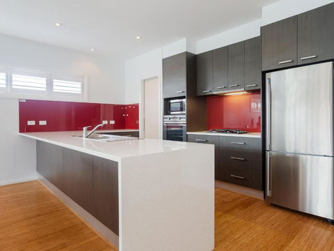 7 Judith Street Stunning Duplex With Ducted Air - Perths Hotel 5