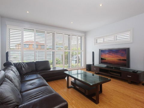 7 Judith Street Stunning Duplex With Ducted Air - Perths Hotel 6