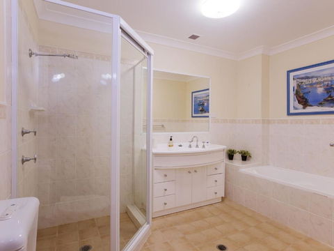 Bonito At Bagnalls Beach 1 / 6 Bonito Street Pet Friendly Air Conditioning - Perths Hotel 2