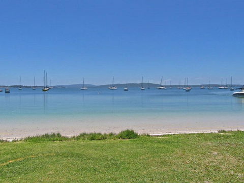 Casa Martins 219 Foreshore Drive Absolute Waterfront House - Perths Hotel 1