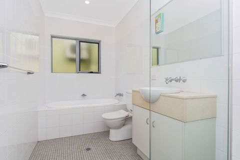Angourie Blue Unit 2 - Perths Hotel 6