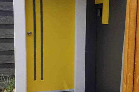 Tiny Tom - Perths Hotel 1