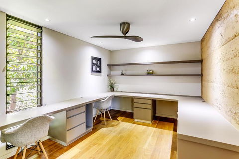 Calanthe Acreage Doonan - Perths Hotel 1