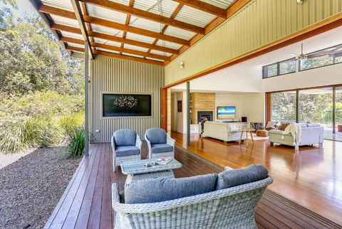 Calanthe Acreage Doonan - Perths Hotel 5