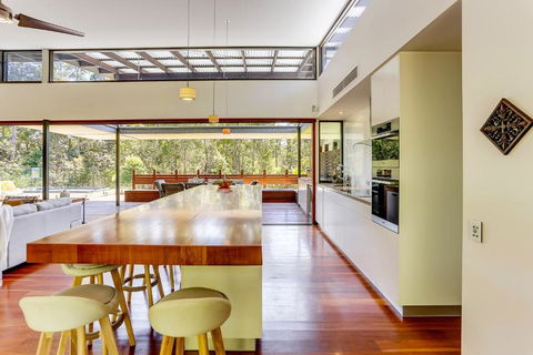 Calanthe Acreage Doonan - Perths Hotel 6