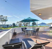 2 Fleetwood 63 Shoal Bay Road spectacular views - Perths Hotel