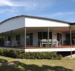 14 Zircon Street Centrally located family home with covered deck close to patrolled beach  shops - Perths Hotel