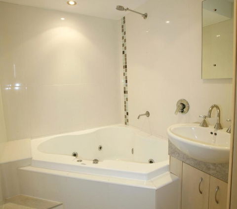 Allamanda U2 Awesome Location  - Perths Hotel 2