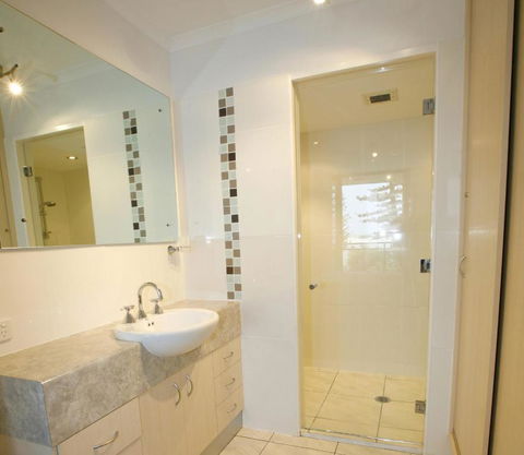Allamanda U2 Awesome Location  - Perths Hotel 1