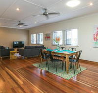 Charming Home by The Sea - Perths Hotel