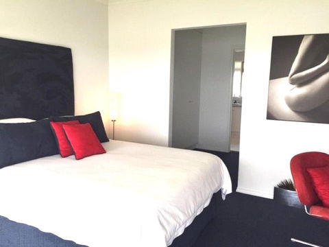 Island Waterfront Getaway WiFi - Perths Hotel 3