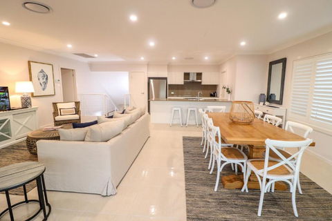Illaroo At Catherine Hill Bay - Perths Hotel 6