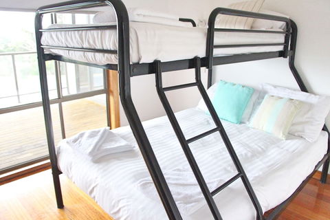 Lazy Wave Beach House - Perths Hotel 4