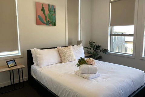 Delicate Bundoora Townhouse 10 - Perths Hotel 2