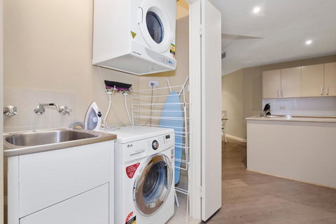 Ocean Views Unit 24 - Perths Hotel 7